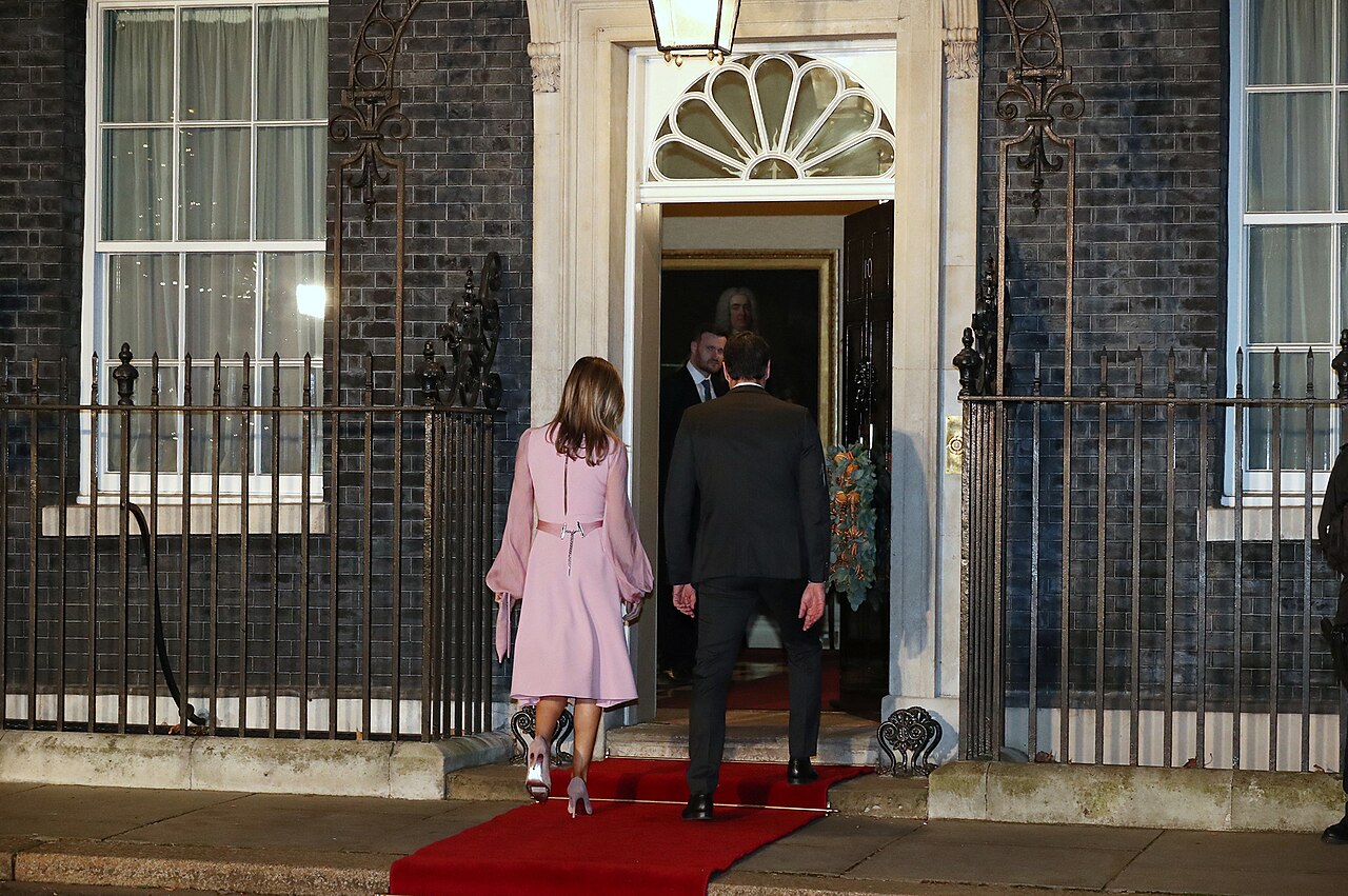 Prime Minister Pedro Sánchez and his wife Begoña Gómez Fernández arrived at 10 Downing Street to attend a meeting organised by UK Prime Minister Boris Johnson - Attribution: Ministry of the Presidency. Government of Spain